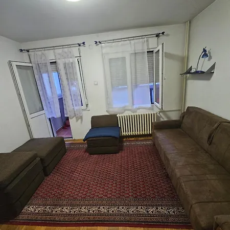 Apartament Stan Na Karaburmi *